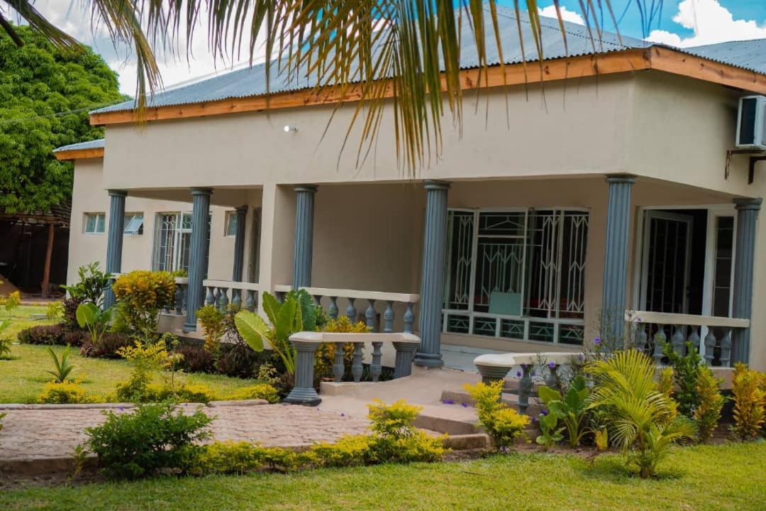 Adams Lodges Ltd Mangochi Eksteriør bilde